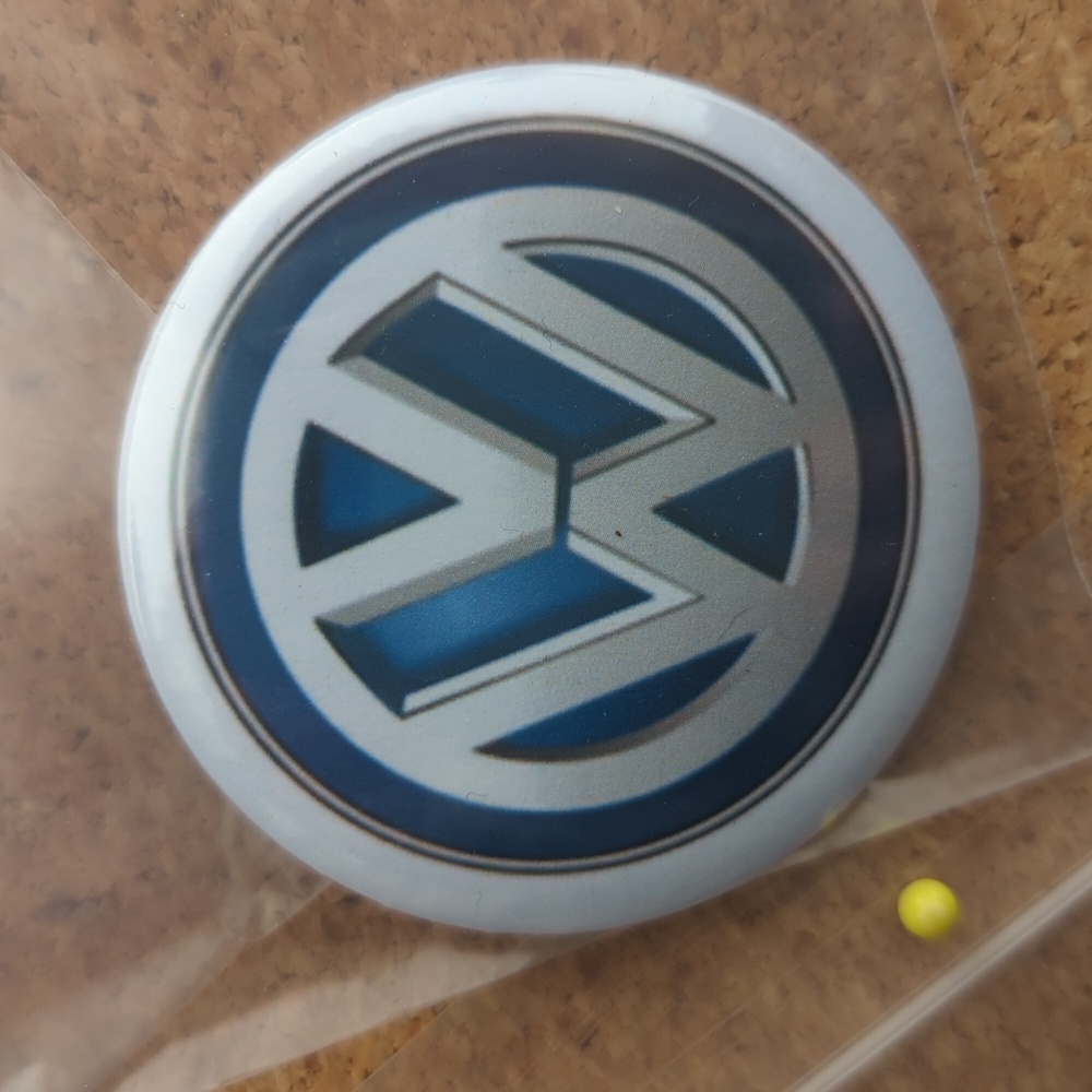 ✨4/$10✨Volkswagen 2-inch button pin